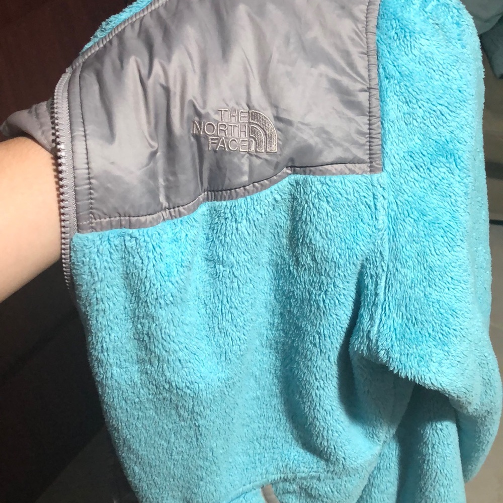 North Face sweater light blue very good condition